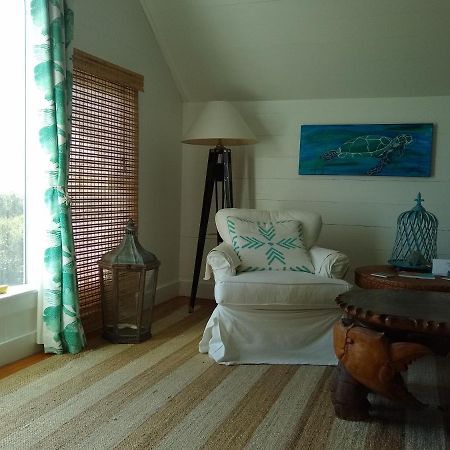 Surf Song Bed & Breakfast Тайби Айлънд Екстериор снимка