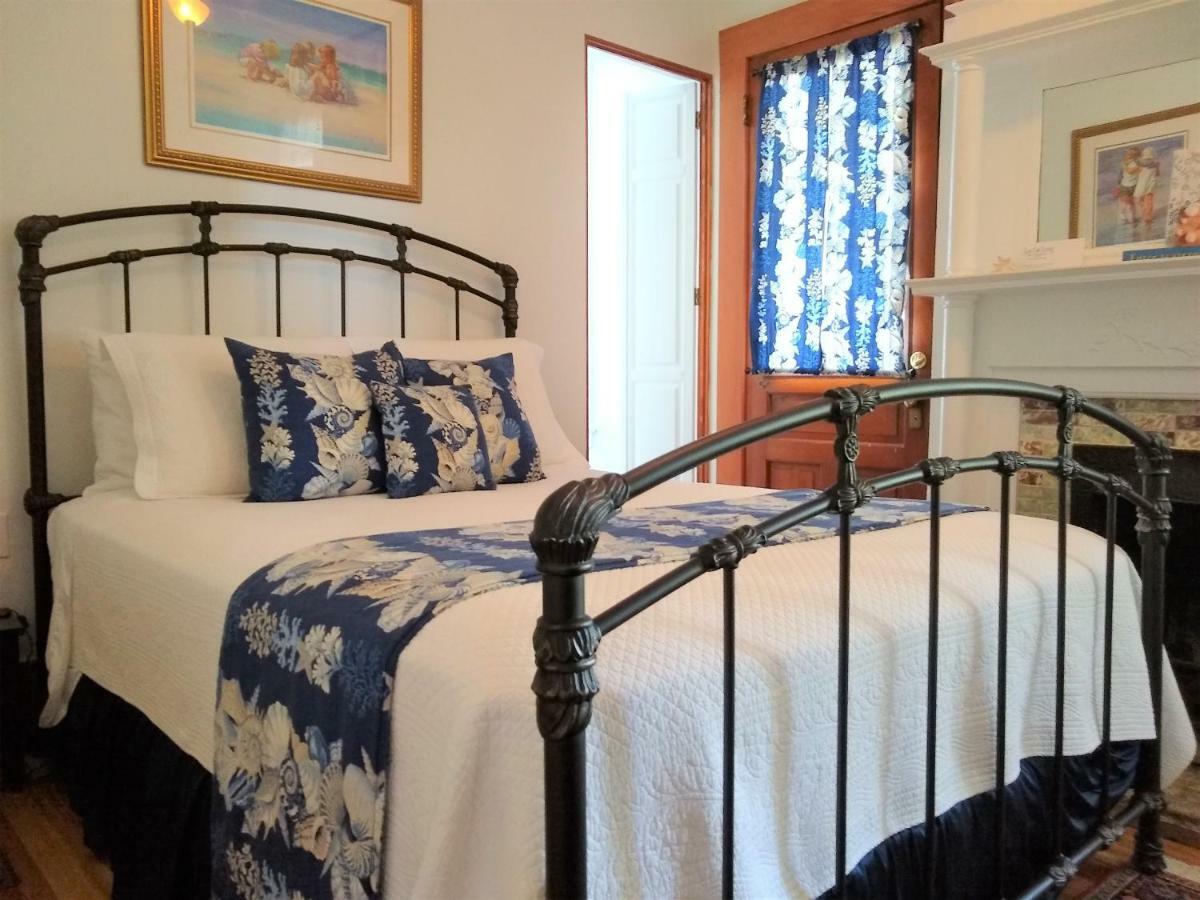 Surf Song Bed & Breakfast Тайби Айлънд Екстериор снимка