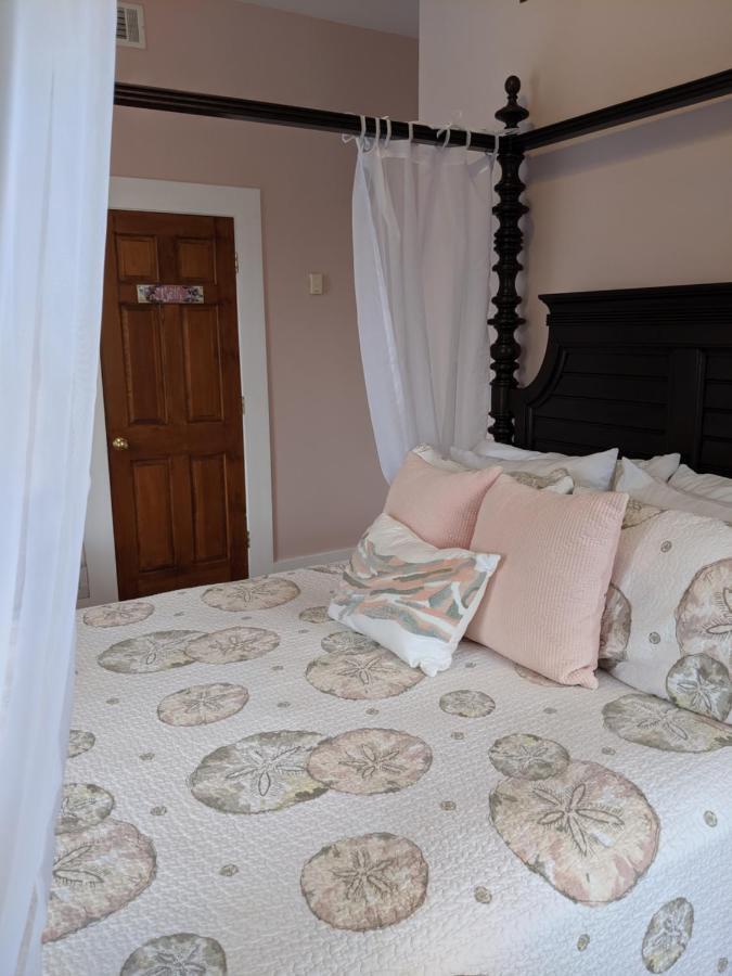 Surf Song Bed & Breakfast Тайби Айлънд Екстериор снимка