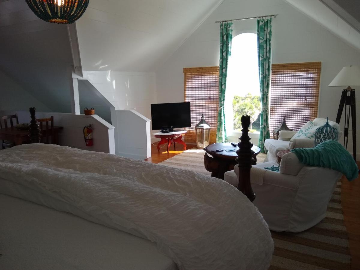 Surf Song Bed & Breakfast Тайби Айлънд Екстериор снимка
