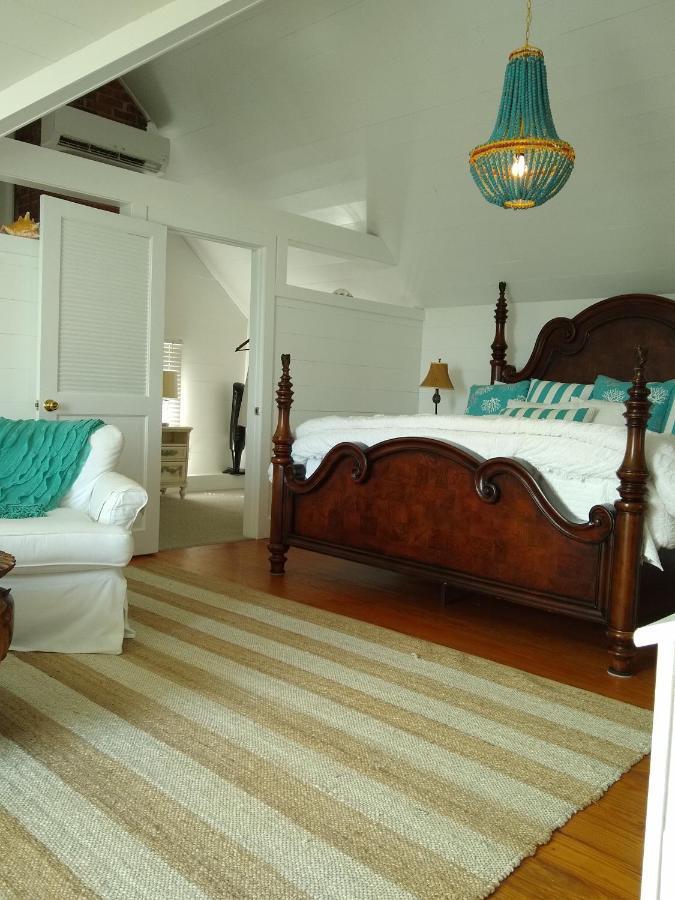 Surf Song Bed & Breakfast Тайби Айлънд Екстериор снимка