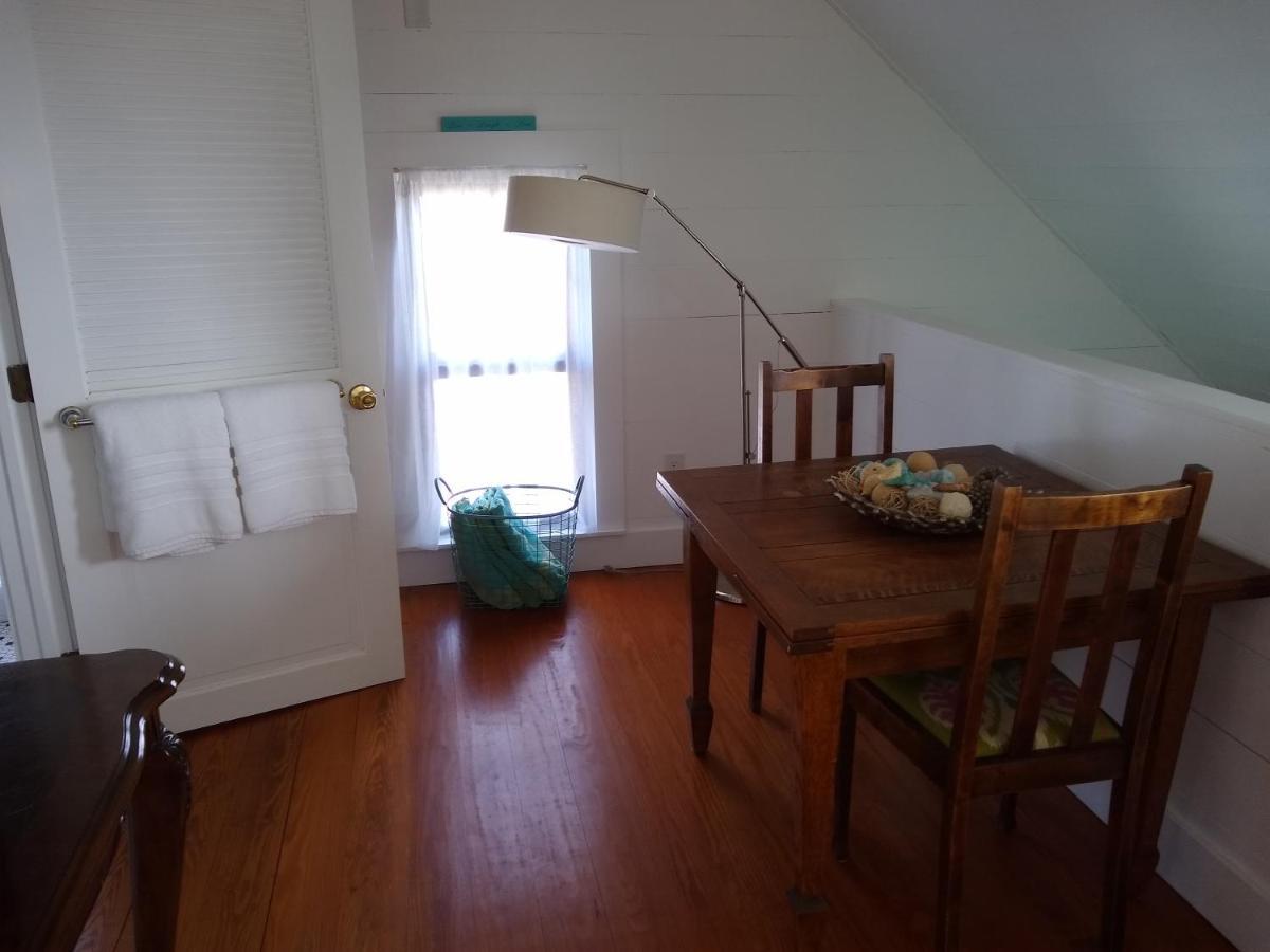 Surf Song Bed & Breakfast Тайби Айлънд Екстериор снимка